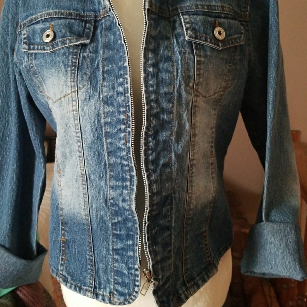 Jean jacket - Picture 2 of 5
